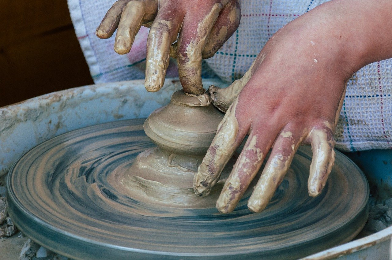 pottery, craft, hobby-8029275.jpg